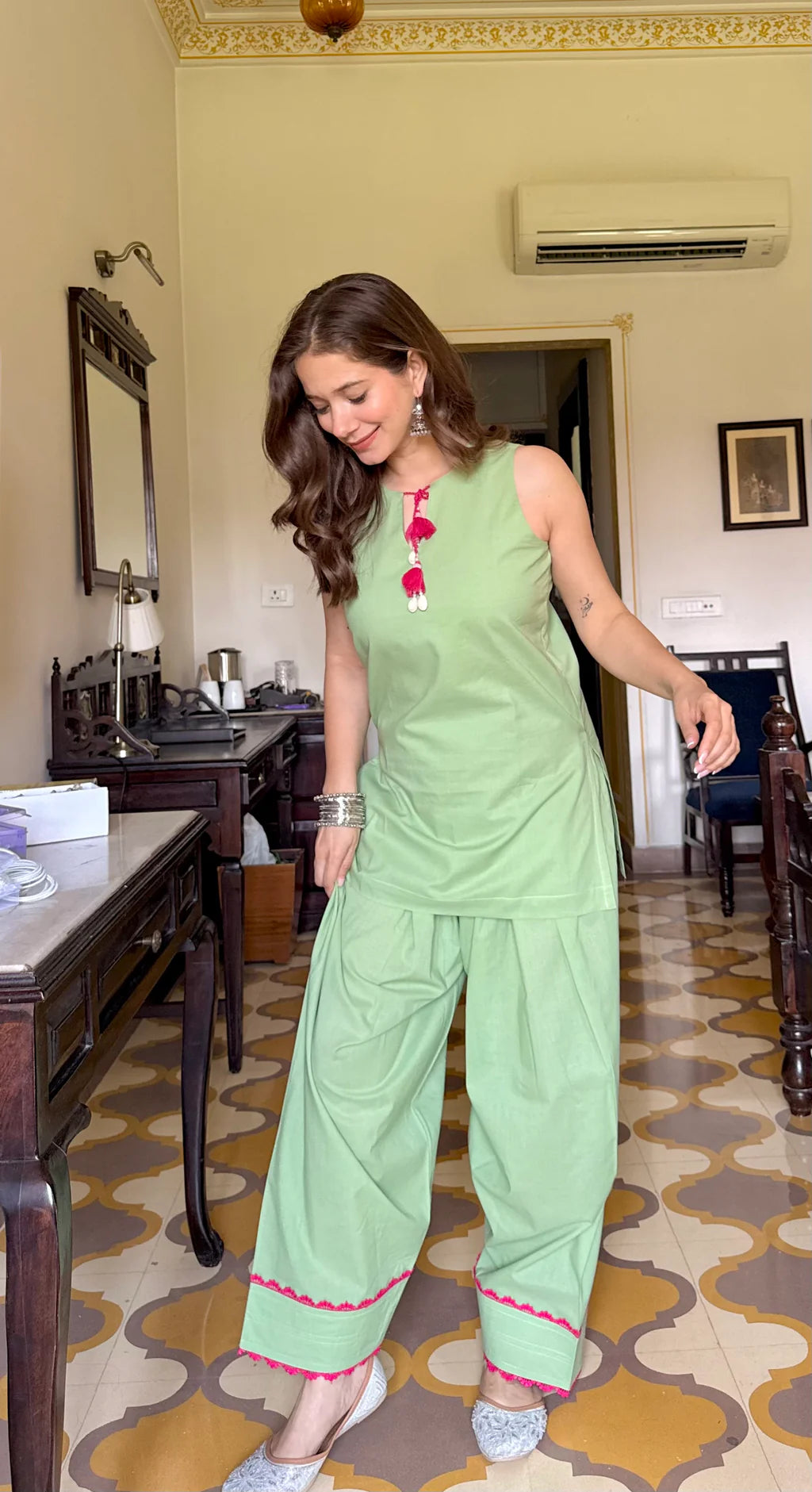 Pista Green Farshi Set