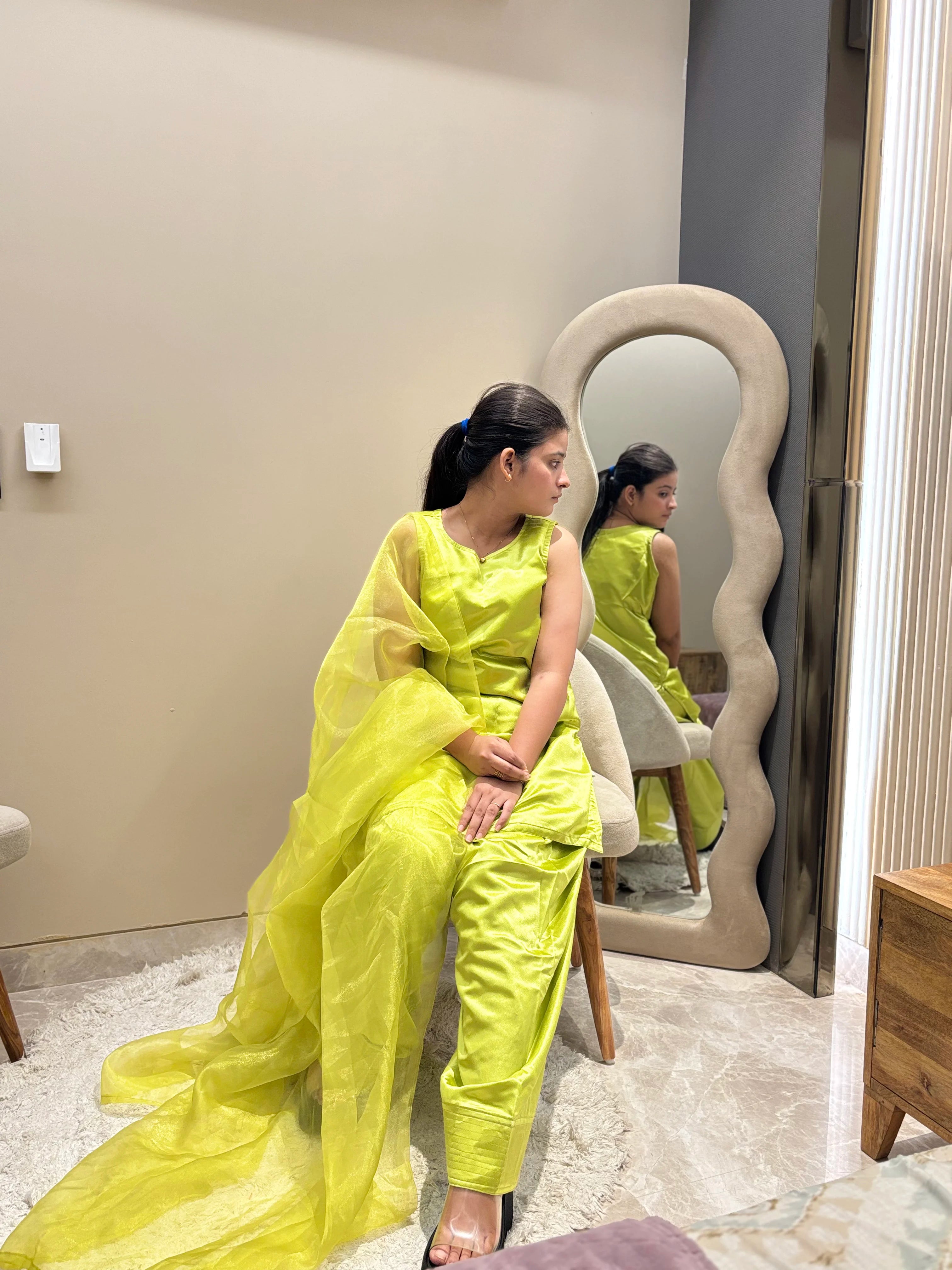 Mehr Lime Silk Farshi Set