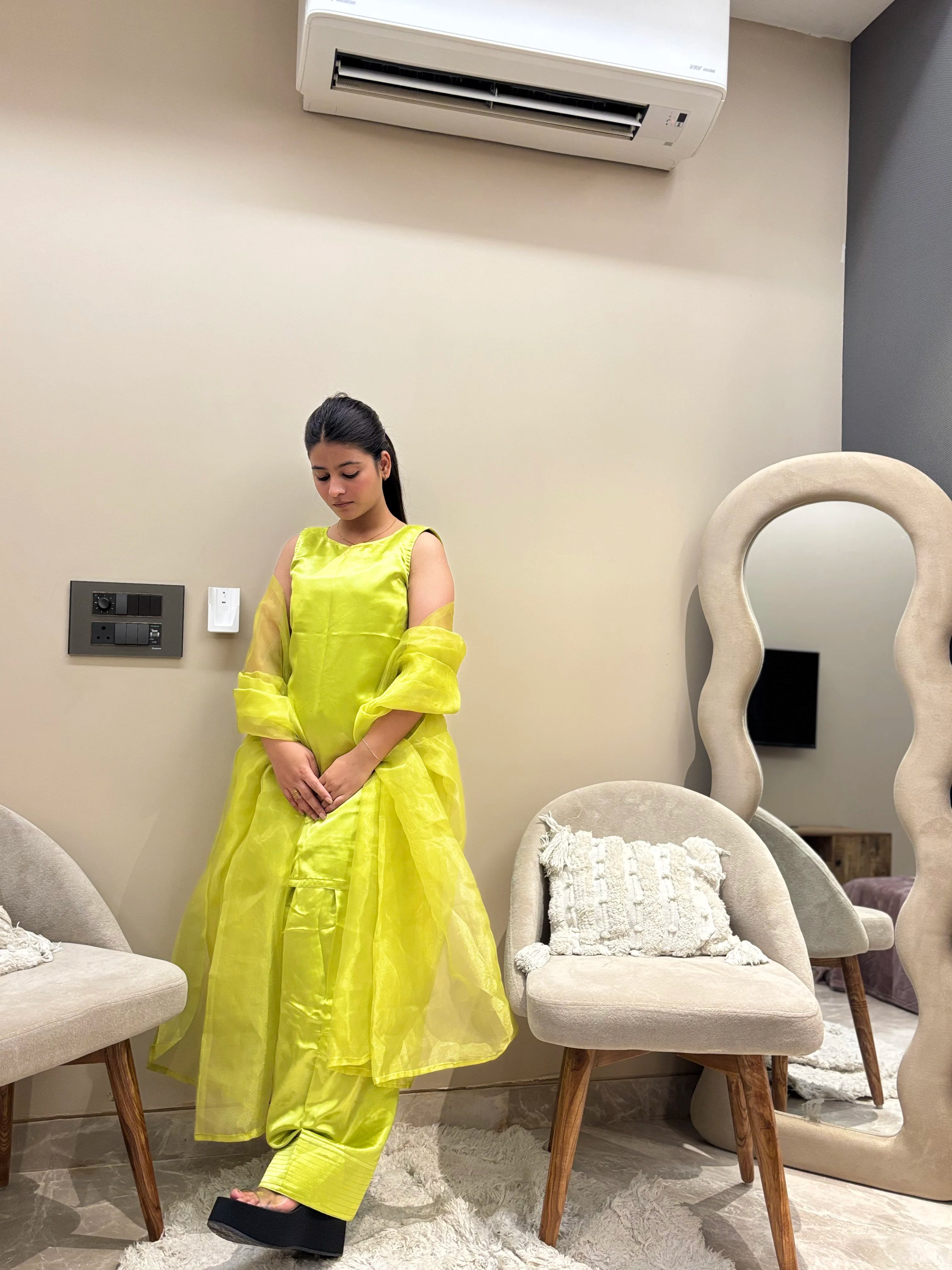 Mehr Lime Silk Farshi Set