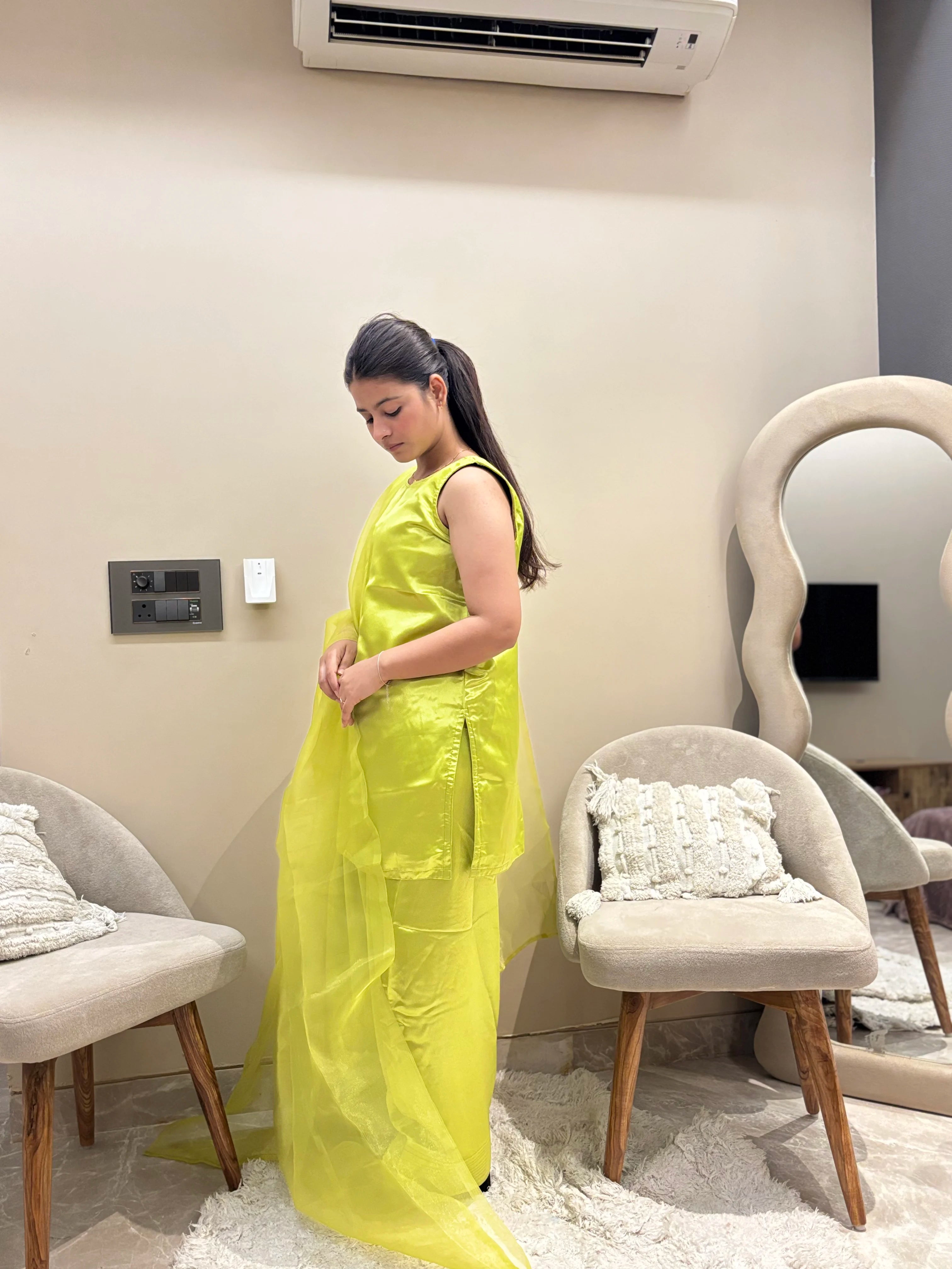 Mehr Lime Silk Farshi Set